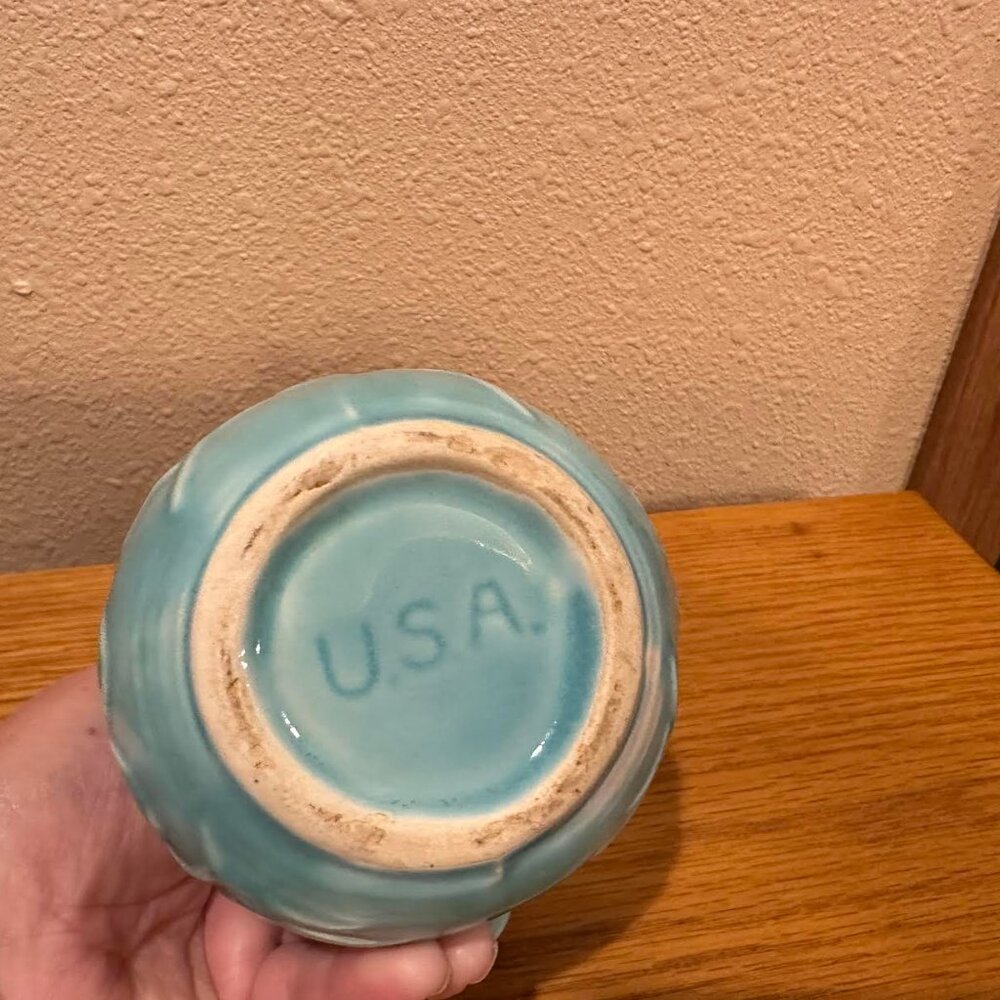 Vintage creamer. - Picture 2 of 3